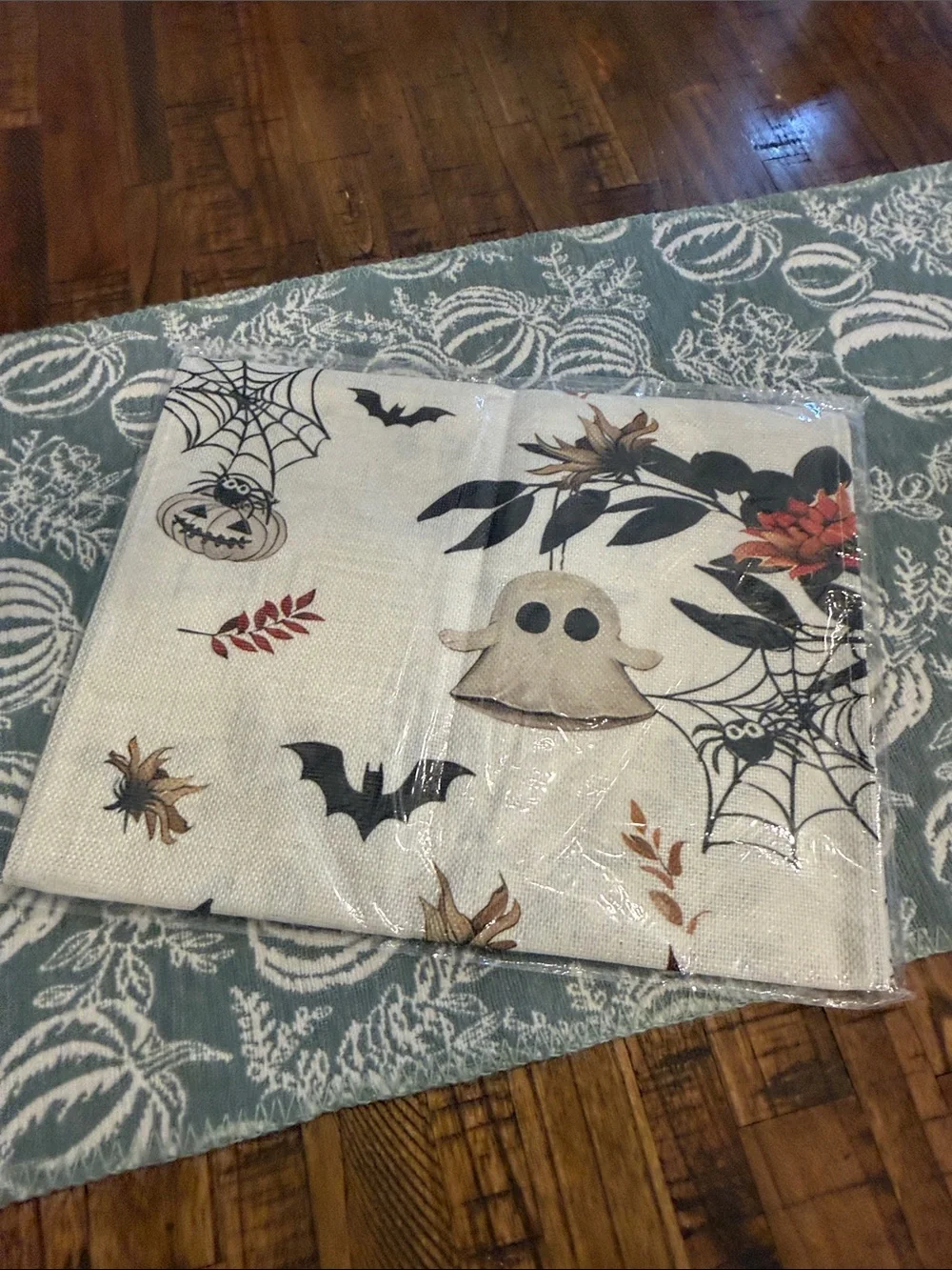 Halloween Pumpkin & Ghost Table Runner